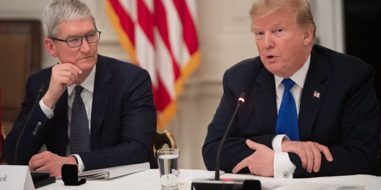 Trump, Apple’s Cook discuss iPhone price hikes amid trade pressures