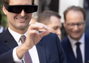 Snap CEO Promises New “Specs” Smart Glasses in 2025