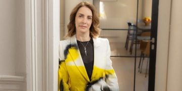What Makes Elaine Carey One of the Most Forward-Thinking Telecom CEOs Today