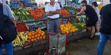 Argentina Inflation Debate Deepens as Economists Question Official Data